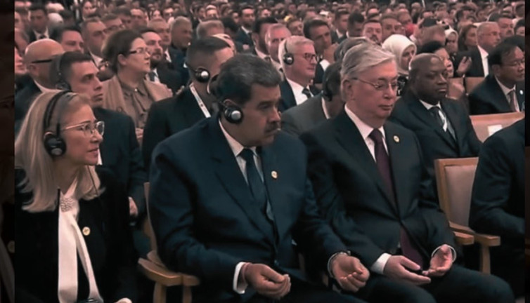 Saray'da ilginç anlar: Maduro, Ali Erbaş'ın okuduğu duaya el açıp eşlik etti