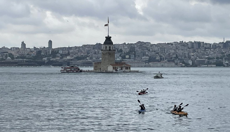 Kız Kulesi çevresinde dip temizliği