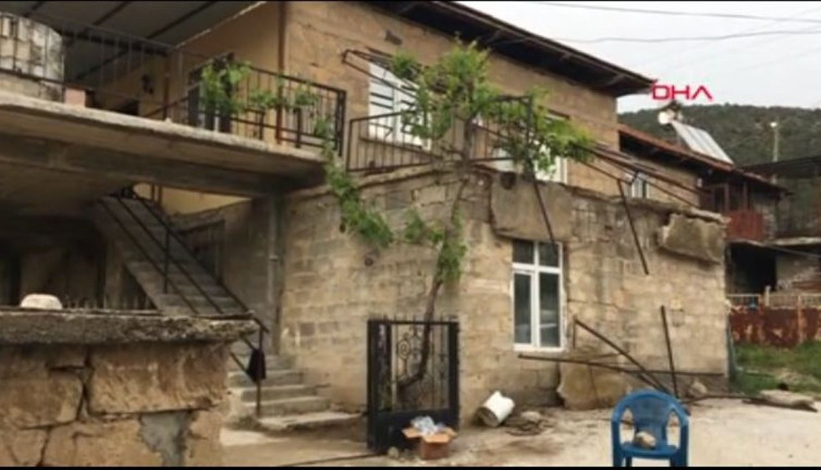 Düğünde beton balkon çöktü: 9 yaralı