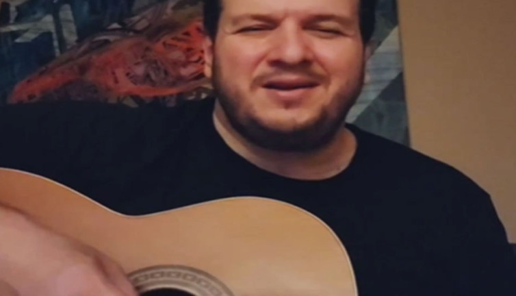 Şahan Gökbakar paylaştığı videoyu 'Şampiyonluk Kutlamaları'na bağladı