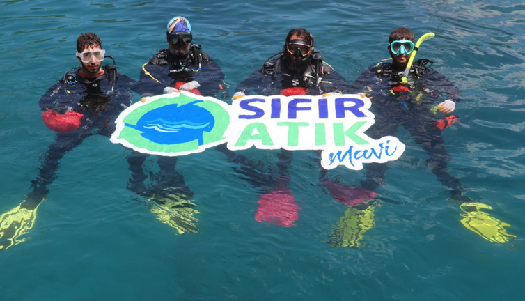 Ölüdeniz’de su altı temizliği