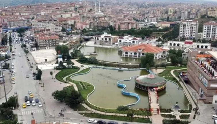 Satacak bir şey kalmayınca arsalarını satışa çıkardılar