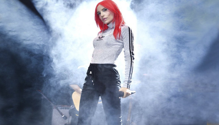 Gülşen ezber bozdu. Açılsa da gündem kapansa da gündem oluyor