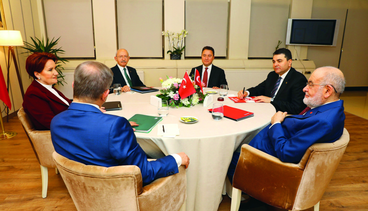 Muhalefetin ittifak yapmama durumunda hangi belediyeleri kaybedeceği ortaya çıktı. CHP sadece 4 ili tek başına alabiliyor