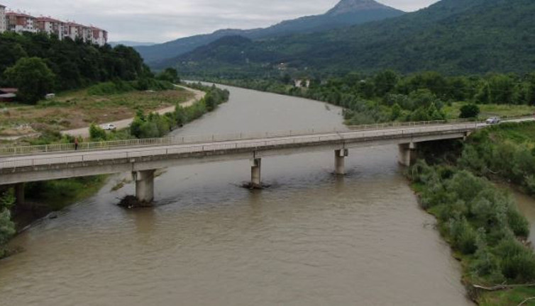 Akıntıya kapılan kadın öldü