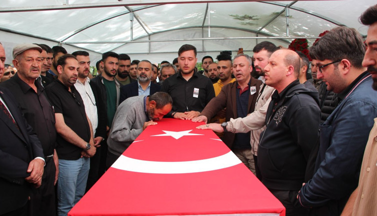 Şehitlere son veda! Türkiye şehitlerini gözyaşlarıyla uğurlandı