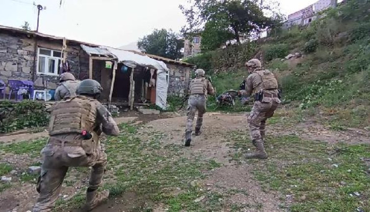 Şırnak'ta Terör Örgütüne Yardım ve Yataklık Operasyonu: 8 Gözaltı