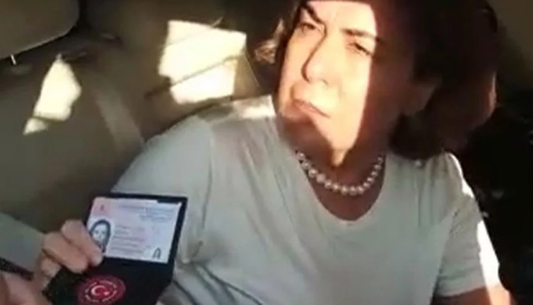 Türkiye açlığa terk edilen 2 namuslu Türk polisini konuşuyor. Oysa sadece görevlerini yapmışlardı