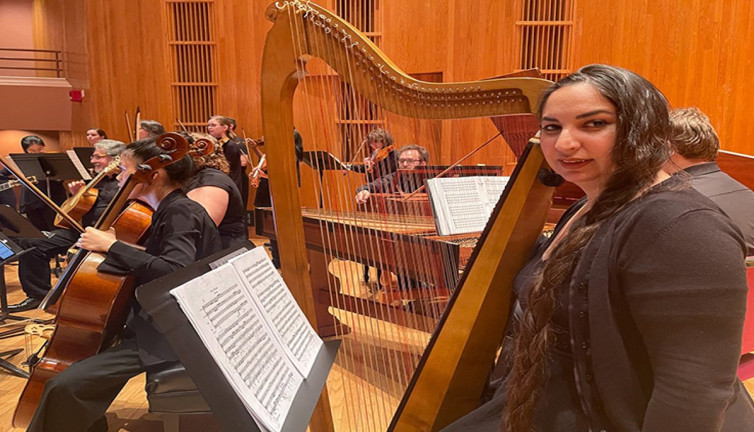 New York’ta Türk üretimi arp ile sahne aldı