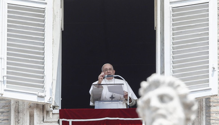 Papa Franciscus, 78 kişi sığınmacının öldüğü tekne faciasını andı