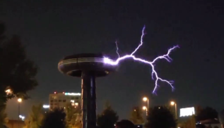 İşte dünyanın en büyük Tesla Bobini