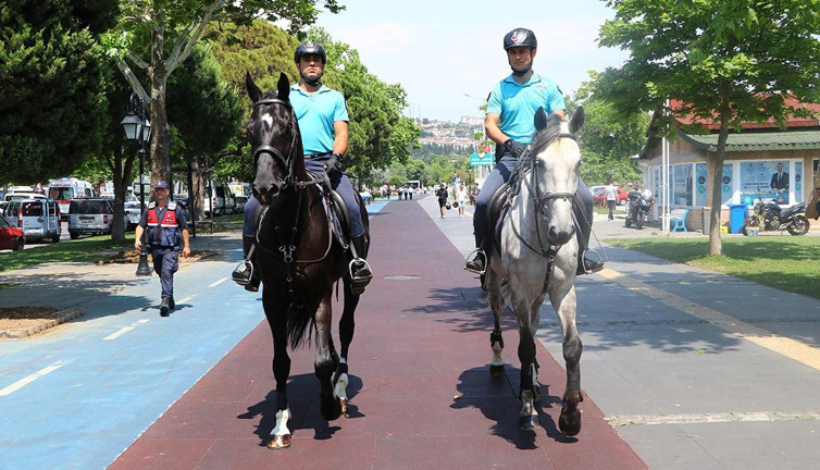 Tekirdağ’da atlı jandarma timi görev başında