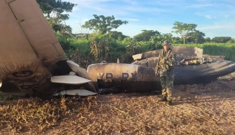 Meksika'dan kalkan uçak Venezuela tarafından düşürüldü