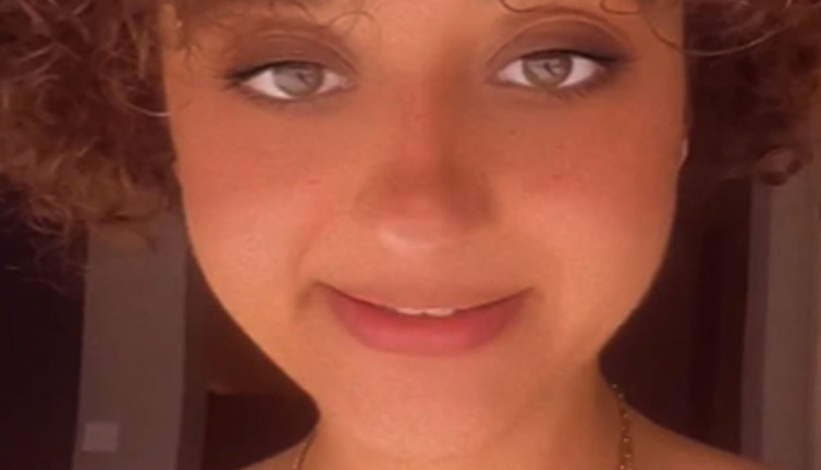 Ecem Erkek önce meraklandırdı saatler sonra açıkladı