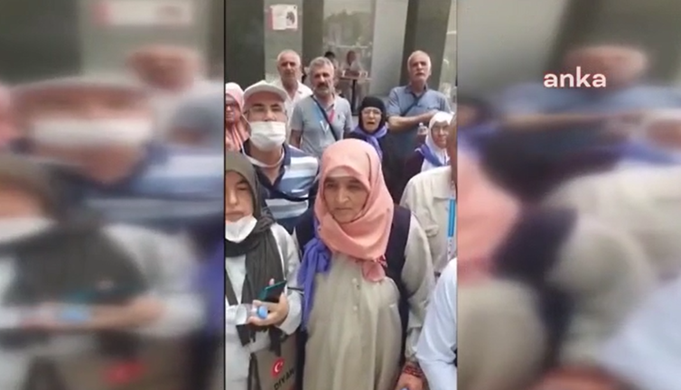 Depremzede hacılar Mekke’de kaldıkları otele isyan etti: AKP’ye oy verdiğimiz için bize böyle yapıyorlar