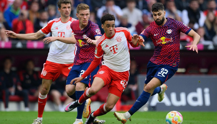 Futbol tarihinin en pahalı savunmacısı