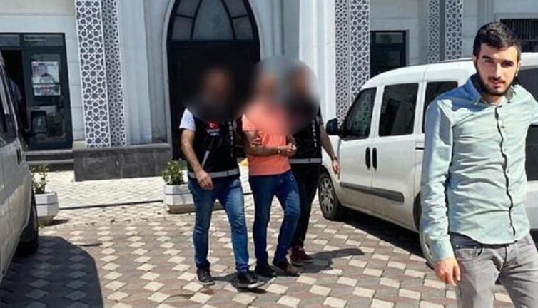 Tartıştğı oğlunun boğazını keserek öldüren baba tutuklandı