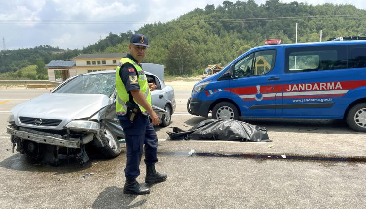 Adana'da bayram ziyareti dönüşü feci kaza: 1 ölü, 4 yaralı