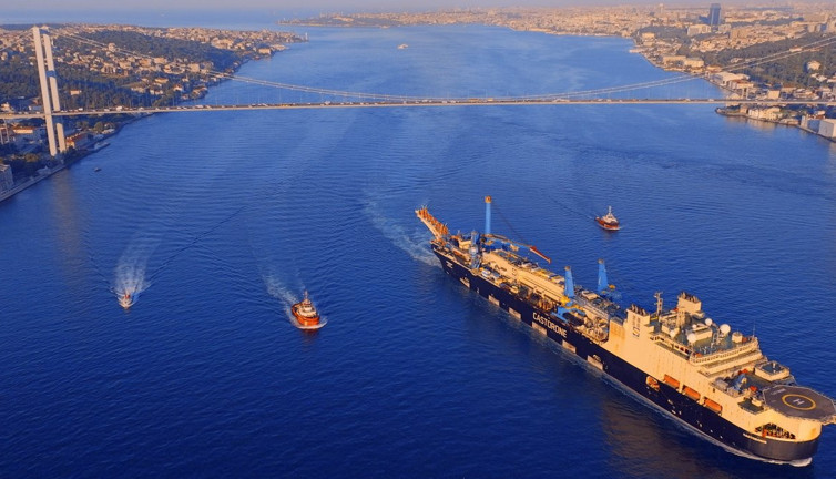 Boğazlardan gemi geçişi yarından itibaren zamlanıyor