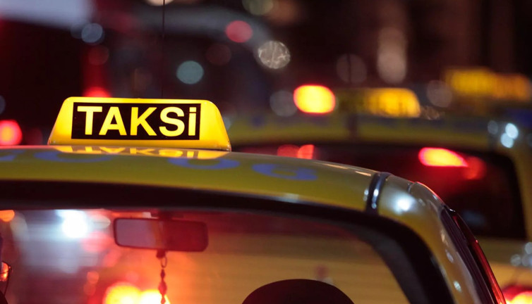 Şoför takside ölü bulundu