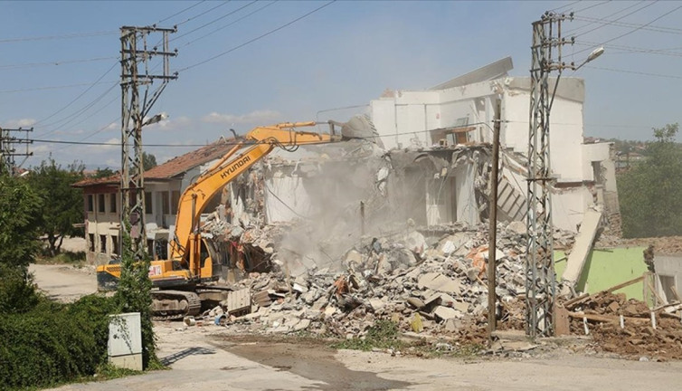 Malatya'da 36 bin ağır hasarlı bina yıkılacak