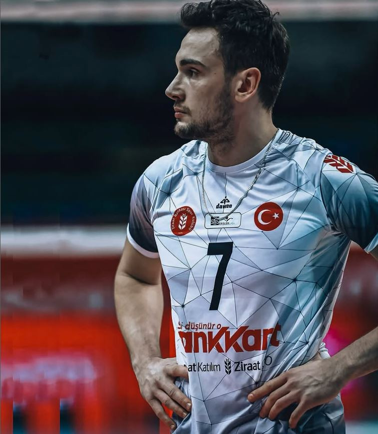 Miss Universe Türkiye temsilcisi Ceren Arslan'ın beş yıllık aşkı ortaya çıktı! Eski sevgilisi Milli voleybocu Milli voleybolcu Bedirhan Bülbül - Resim : 18