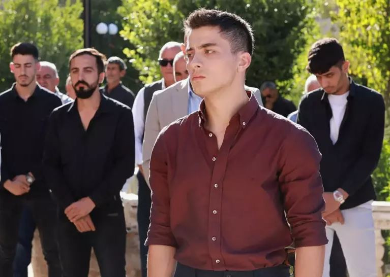 Uzak Şehir'in Kaya'sı Atakan Özkaya’nın baba özlemi yürekleri yaktı! O not herkesi ağlattı - Resim : 11