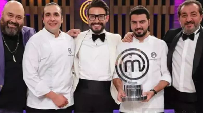 MasterChef'i kazanan ünlü şefin restoranı kurşunlandı - Resim : 1
