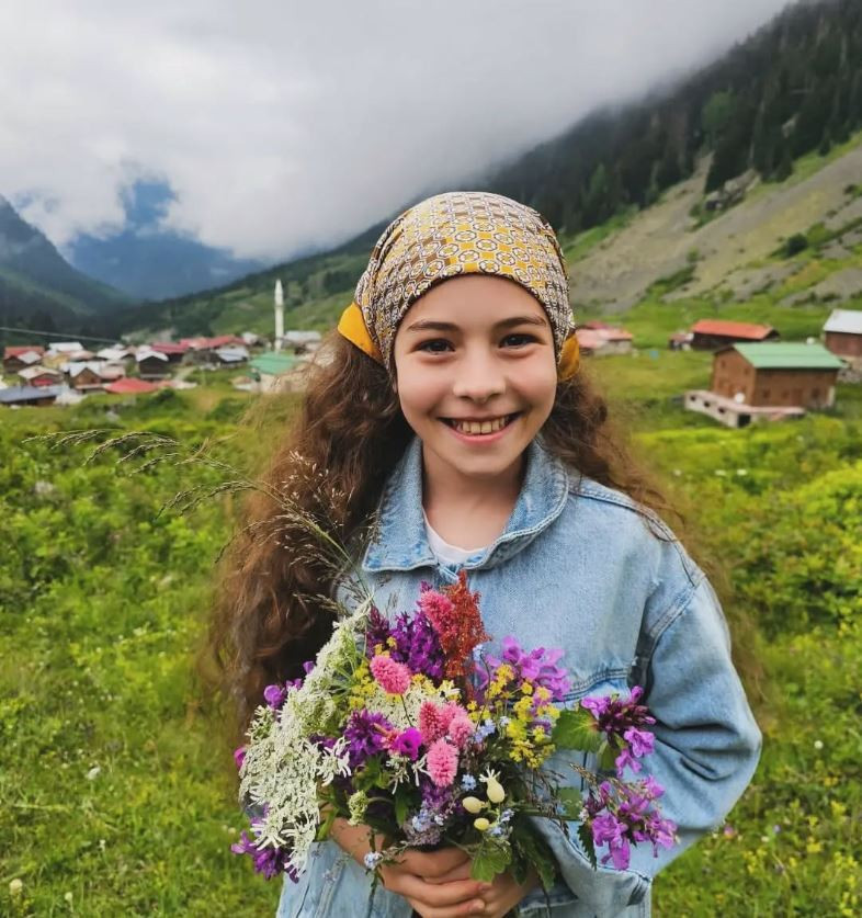 ‘Kardeşlerim’in minik Emel’i Aylin Akpınar büyüdü: İnanılmaz değişimi şoke etti! - Resim : 16
