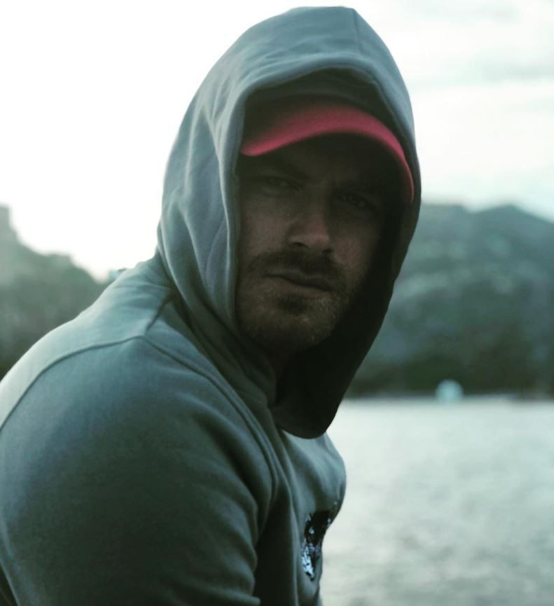 Bu maviş gözlü sarışın minik çocuk kim? Görenler tanımadı: Türkiye’nin en iyi erkek oyuncularından biri - Resim: 26