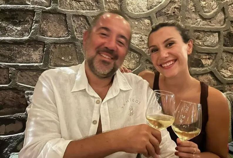 Ünlü komedyen Ata Demirer sevgilisi Dilara Alemdar aşıklar şehri Paris’te: 30 kilo verip bambaşka biri olmuştu! - Resim : 12