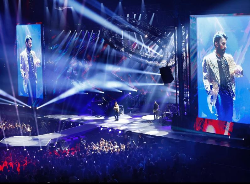 Megastar Tarkan dönüyor: Site çöktü, bilet fiyatı el yakıyor! - Resim : 11