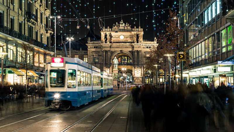 Dünyanın en pahalı caddeleri belli oldu: Taht el değiştirdi, Türkiye'den tek cadde listede! - Resim : 5