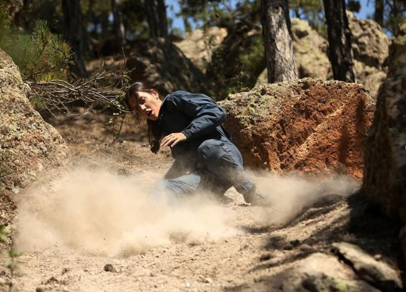 Acun Ilıcalı sekizinci bombasını açıkladı: Arka Sokaklar’ın Aslı Komiser’i Deniz Çatalbaş Survivor 2026 Ünlüler & All Star kadrosunda! - Resim : 2