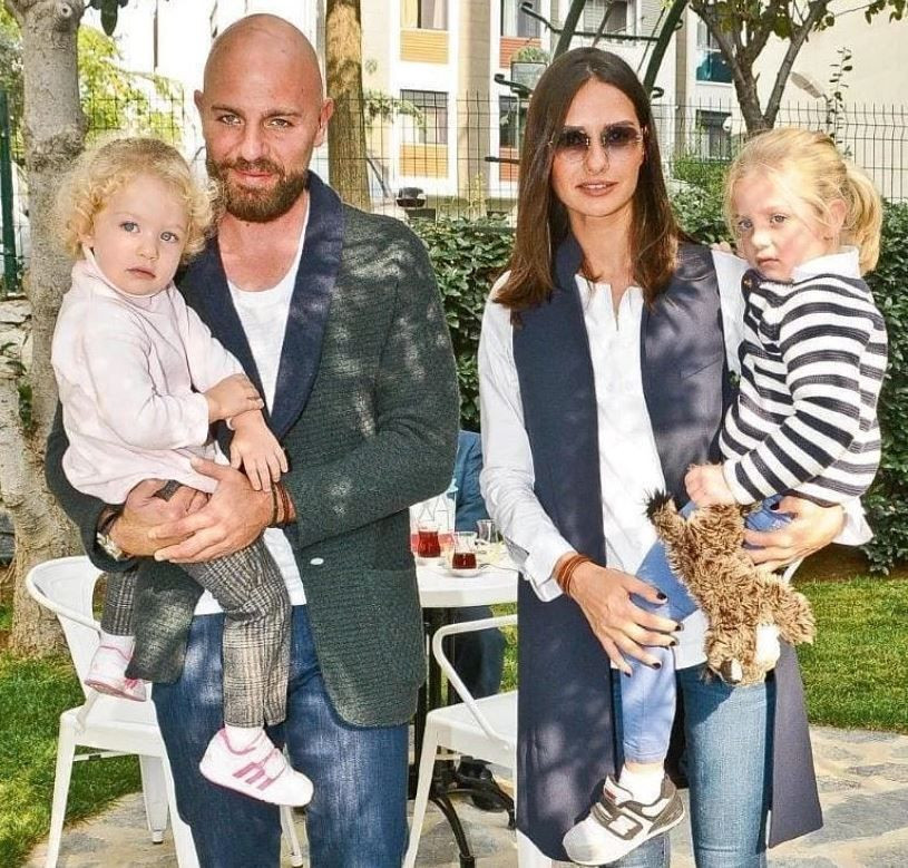 Yasemin Ergene’den ayrılan İzzet Özilhan eğlencede yakalandı: Bekar hayatına hızlı giriş yaptı - Resim: 11