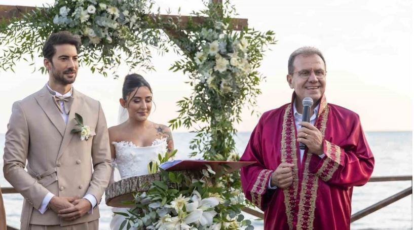 Melek Mosso resmen boşandı! 2 yıllık evlilik tek celsede bitti - Resim : 2