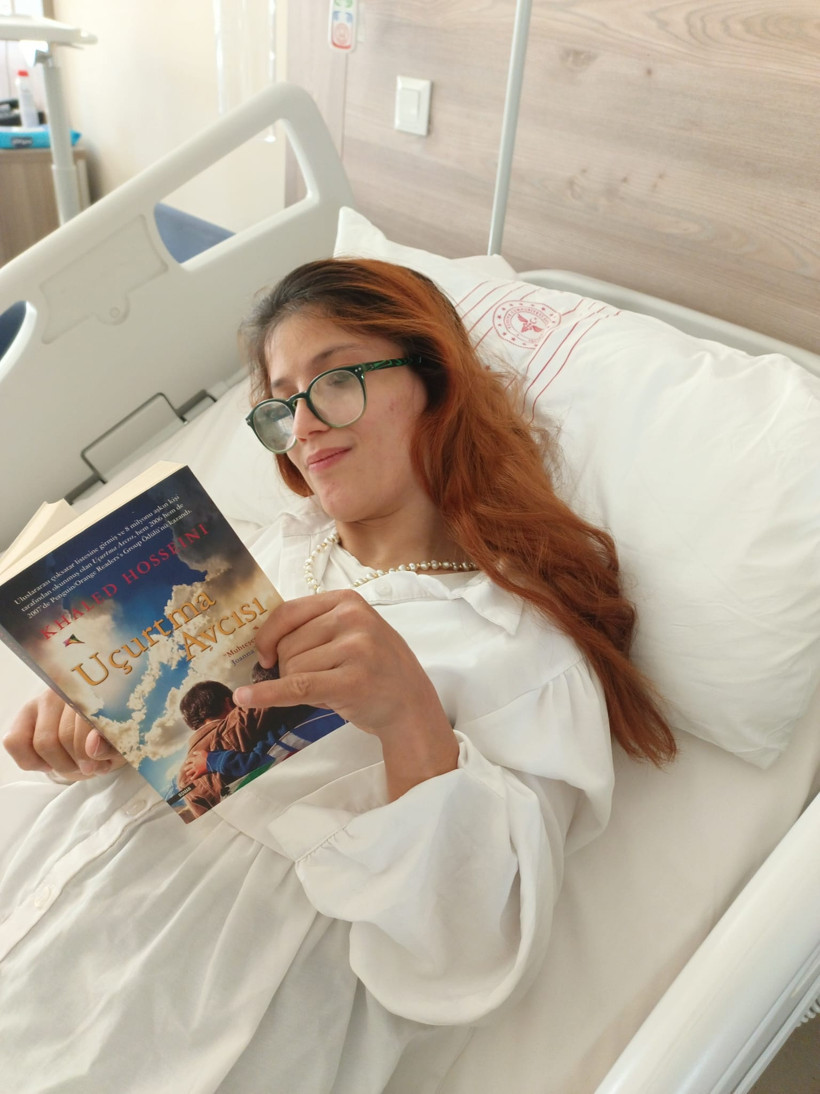 Azmin adı Özlem Söğüt: Serebral Palsi engeline rağmen kendi şiir kitabını yazdı! - Resim : 3