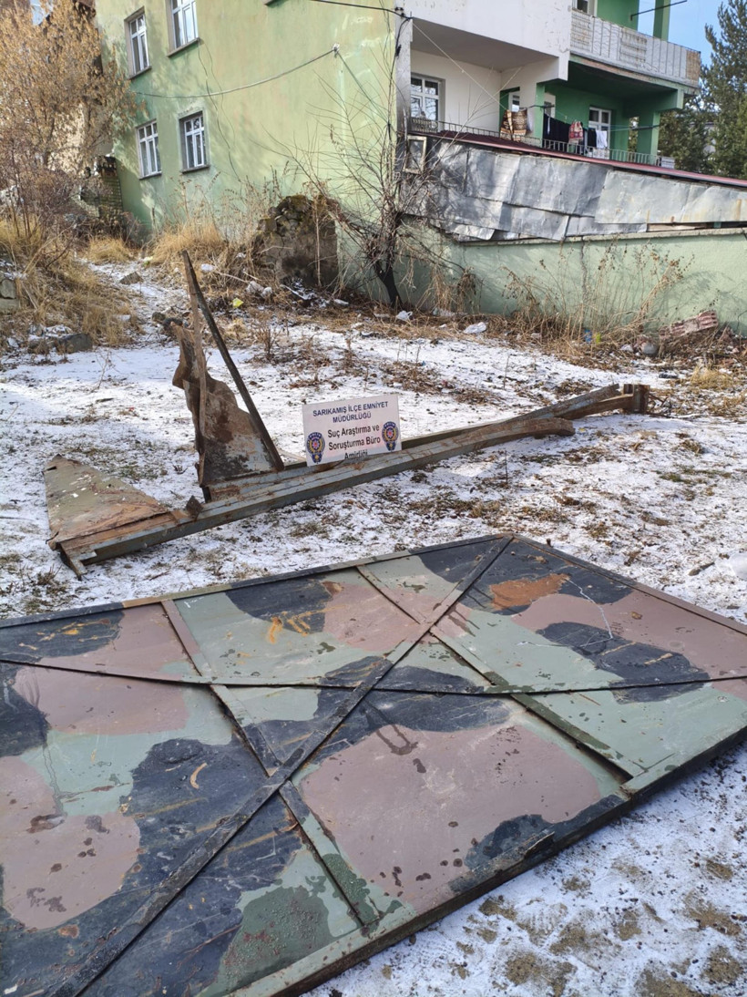 Tugaydan hurda çaldılar - Resim : 1