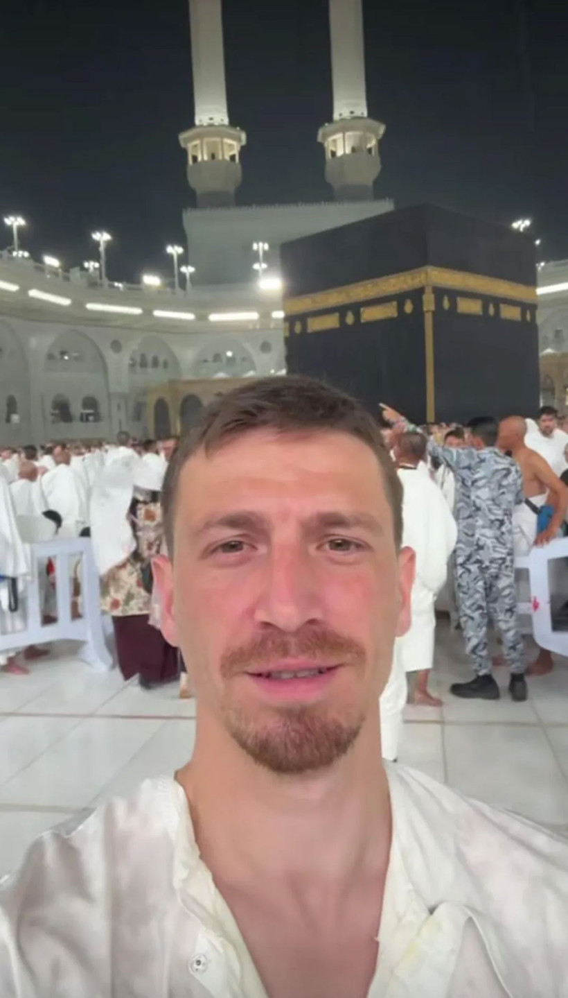 Mert Hakan Yandaş Umre'ye gitti! - Resim : 1