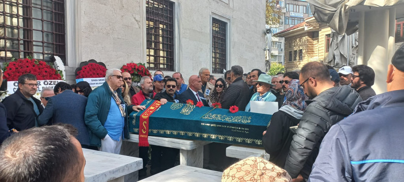 Yeşilçam'ın usta oyuncusu Engin Çağlar'ın cenazesinde büyük saygısızlık Fotoğraf çekme yarışına girdiler - Resim : 3