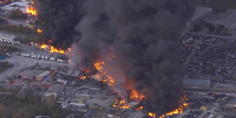 ABD'de kargo uçağı düştü: Ölü ve yaralılar var! - Resim : 1
