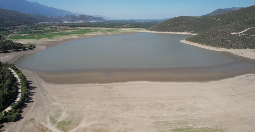 Türk tarımının kalbi 2 baraj kurudu. Ağaçlar ve sebzeler susuz kaldı - Resim: 2