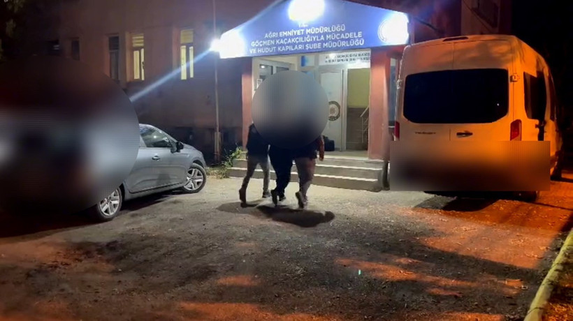 Ağrı'da tırın dorsesinde 16 kaçak göçmen kıskıvrak yakalandı - Resim : 2