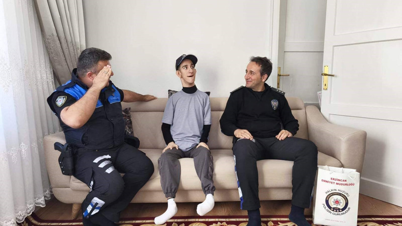 Samet’in polis üniforması giyme hayali gerçek oldu - Resim : 2