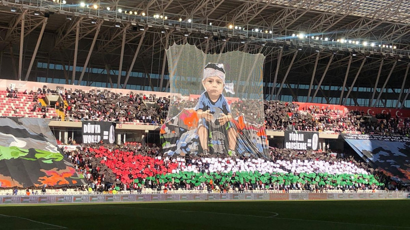 İsmail Yüksek'i havada yakalayan David Datro Fofana'ya büyük onur! - Resim : 2