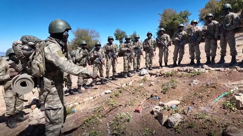 Türk eğitimiyle Yetişen Afrikalı komandolar göreve hazır - Resim : 2