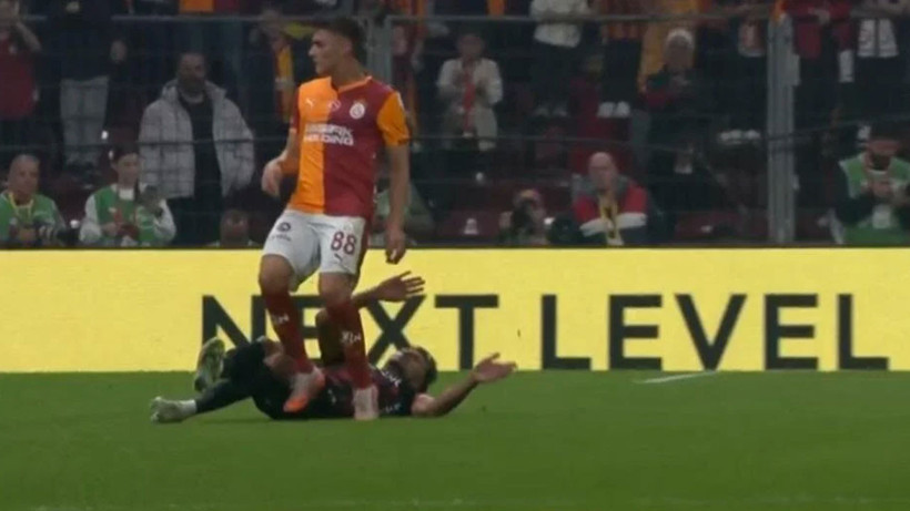 Gençlerbirliği'nin Galatasaray maçında gördüğü kırmızı kart doğru mu? beIN Trio son noktayı koydu! - Resim : 4