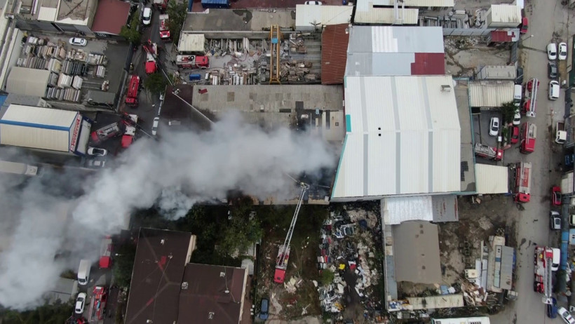 Ataşehir'de korkutan fabrika yangını! 4 işçi dumandan etkilendi - Resim : 2