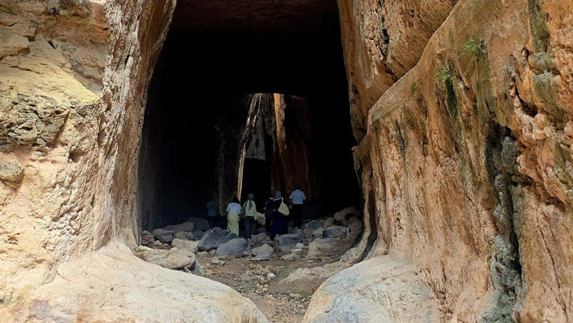 Türkiye’deki tarihi sırra turist akını! İçeri adım atanın tüyleri diken diken oluyor - Resim: 7