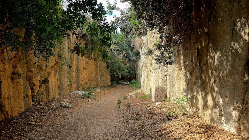 Türkiye’deki tarihi sırra turist akını! İçeri adım atanın tüyleri diken diken oluyor - Resim: 4